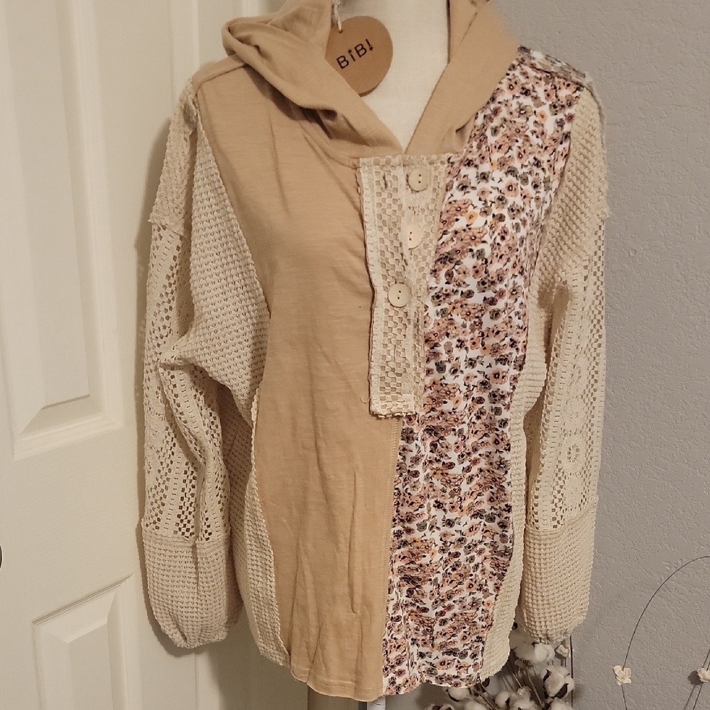 BiBi Women's Tan and Cream Long Sleeve Top